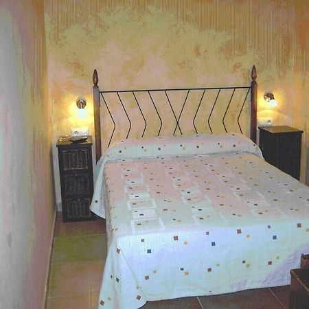 Hostal Valle Del Iregua Albelda De Iregua Quarto foto